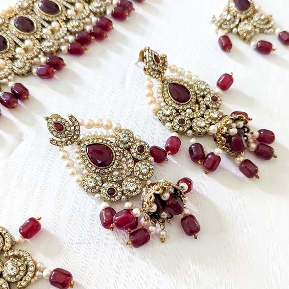 Indian Pakistani Bridal Jewelry Set, 5-Piece - Maroon / Pearl - Picture 4 of 11